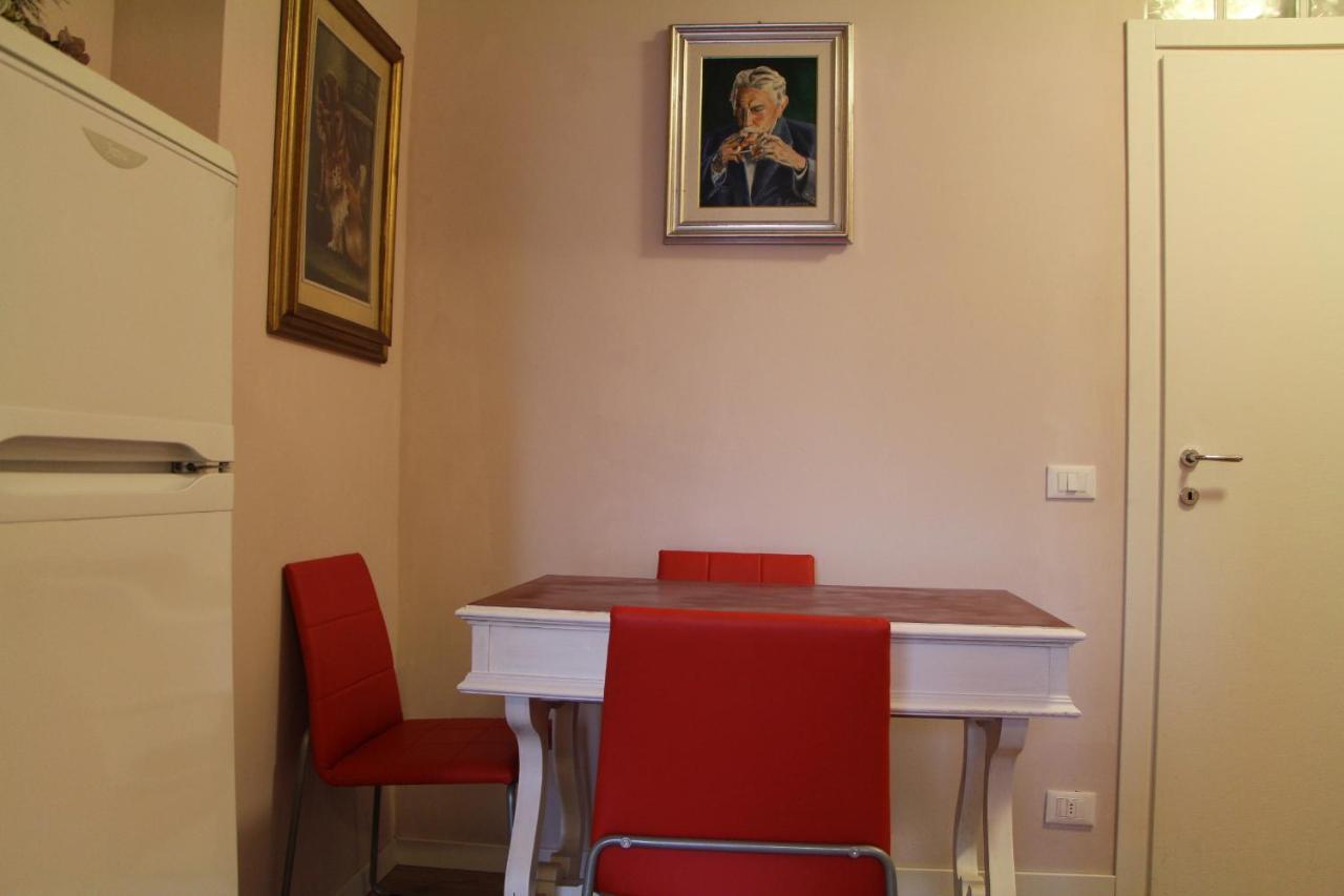 B&B Giorno E Notte Πίζα Δωμάτιο φωτογραφία