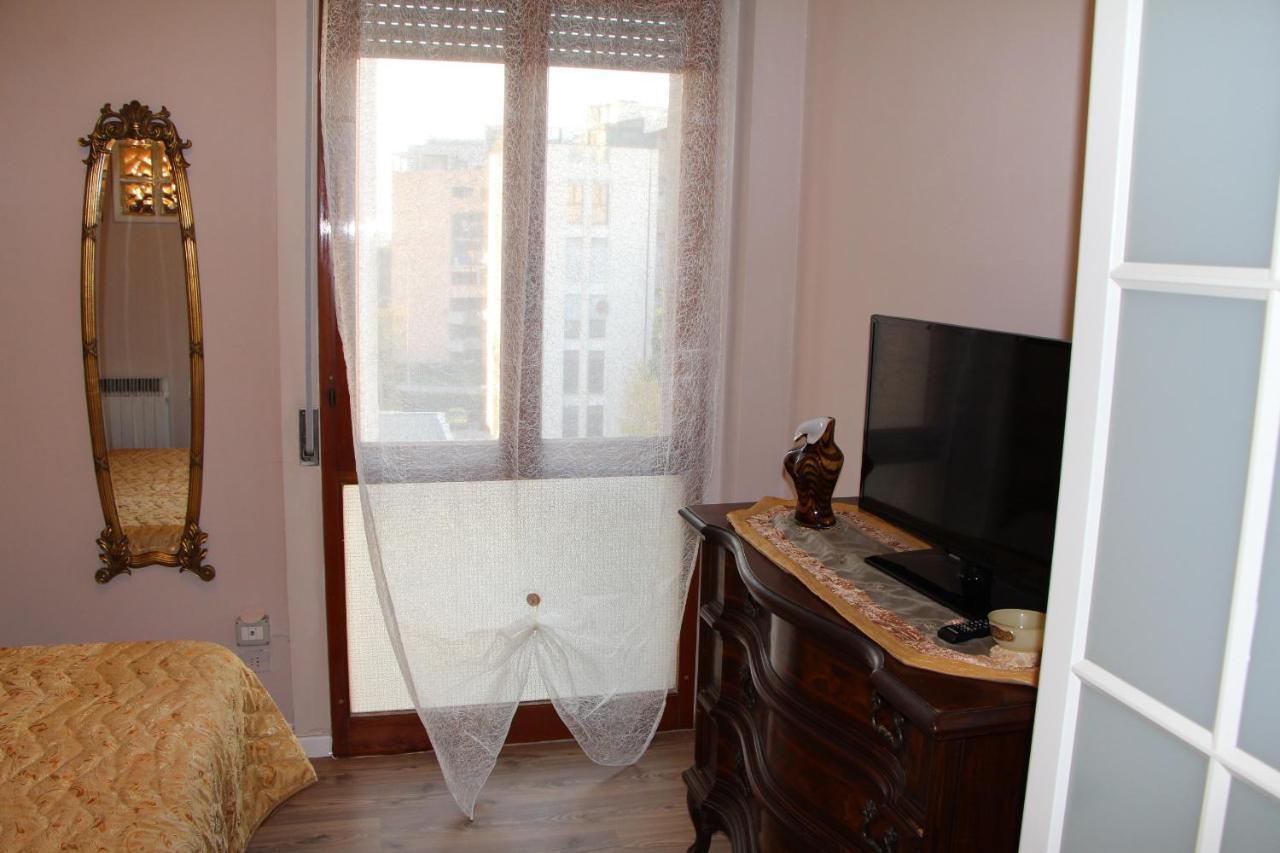 B&B Giorno E Notte Πίζα Δωμάτιο φωτογραφία